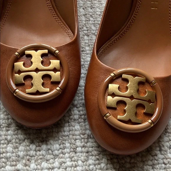 Tory Burch Caroline Medallion Logo Heels - Picture 2 of 7